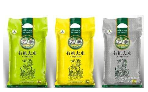 在我們?nèi)粘I钪写蠹叶紩?huì)發(fā)現(xiàn)大米已由普通的包裝悄然換作了抽真空包裝袋,那么,大米抽真空包裝與不真空包裝的區(qū)別有哪些呢?